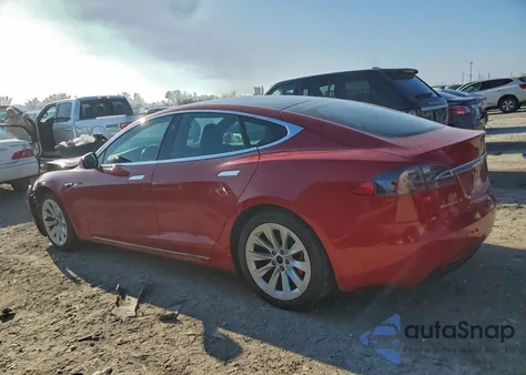 2018 Tesla Model S z USA, uszkodzony, nr VIN 5YJSA1E44JF263652